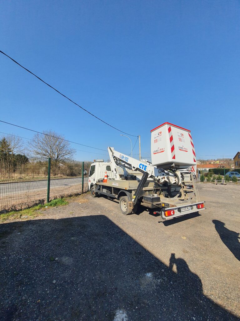 Camion nacelle VL Lorramat Lunéville