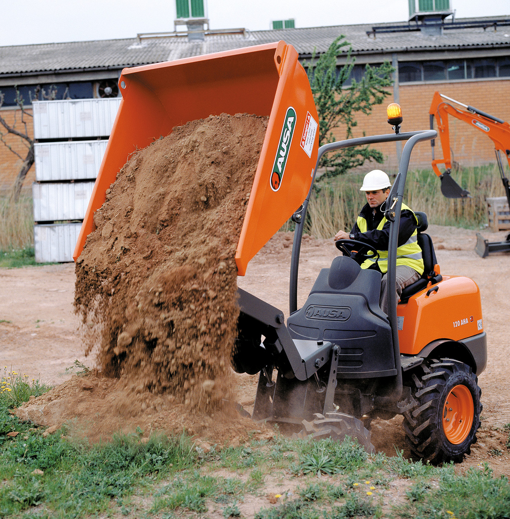 Dumper altibenne AUSA D120AHA deversement